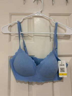 B. Tempt’d NWT Light Blue Lace Bra with Scalloped Edge and Adjustable Straps